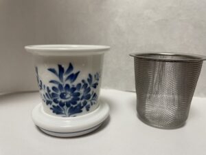 陶器の茶こしと金のちゃこし